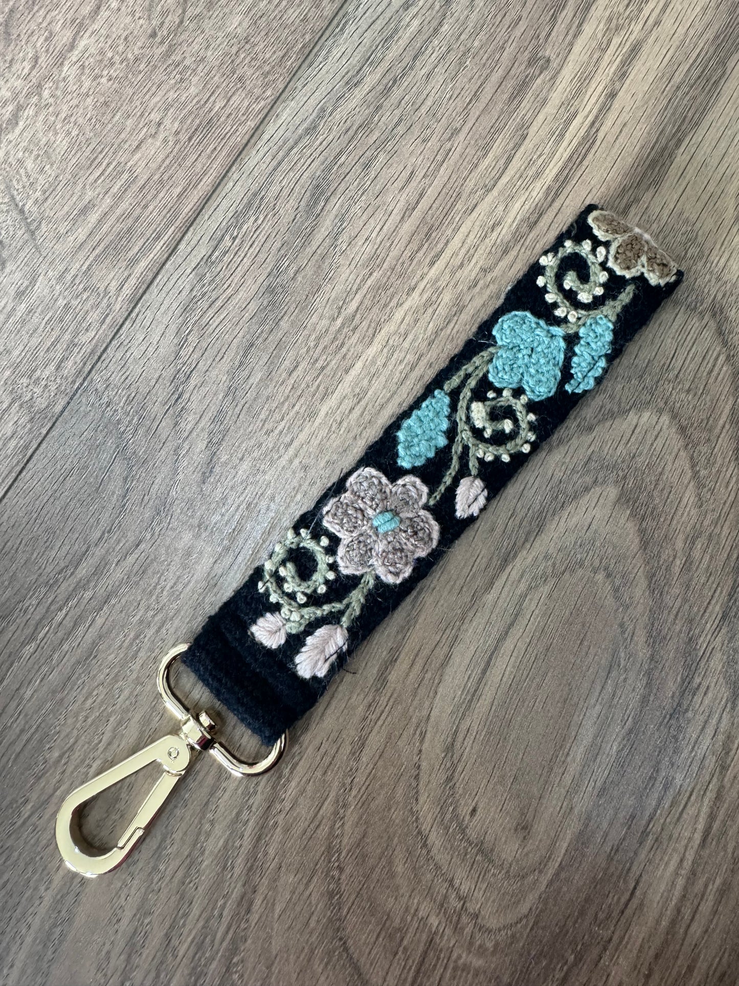 Wristlet strap keychain (U)