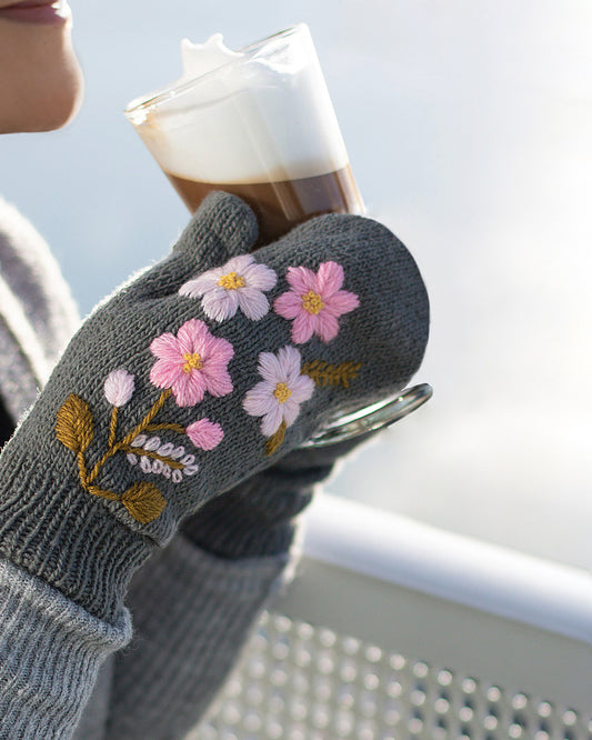 Hand knitted mittens - Gray