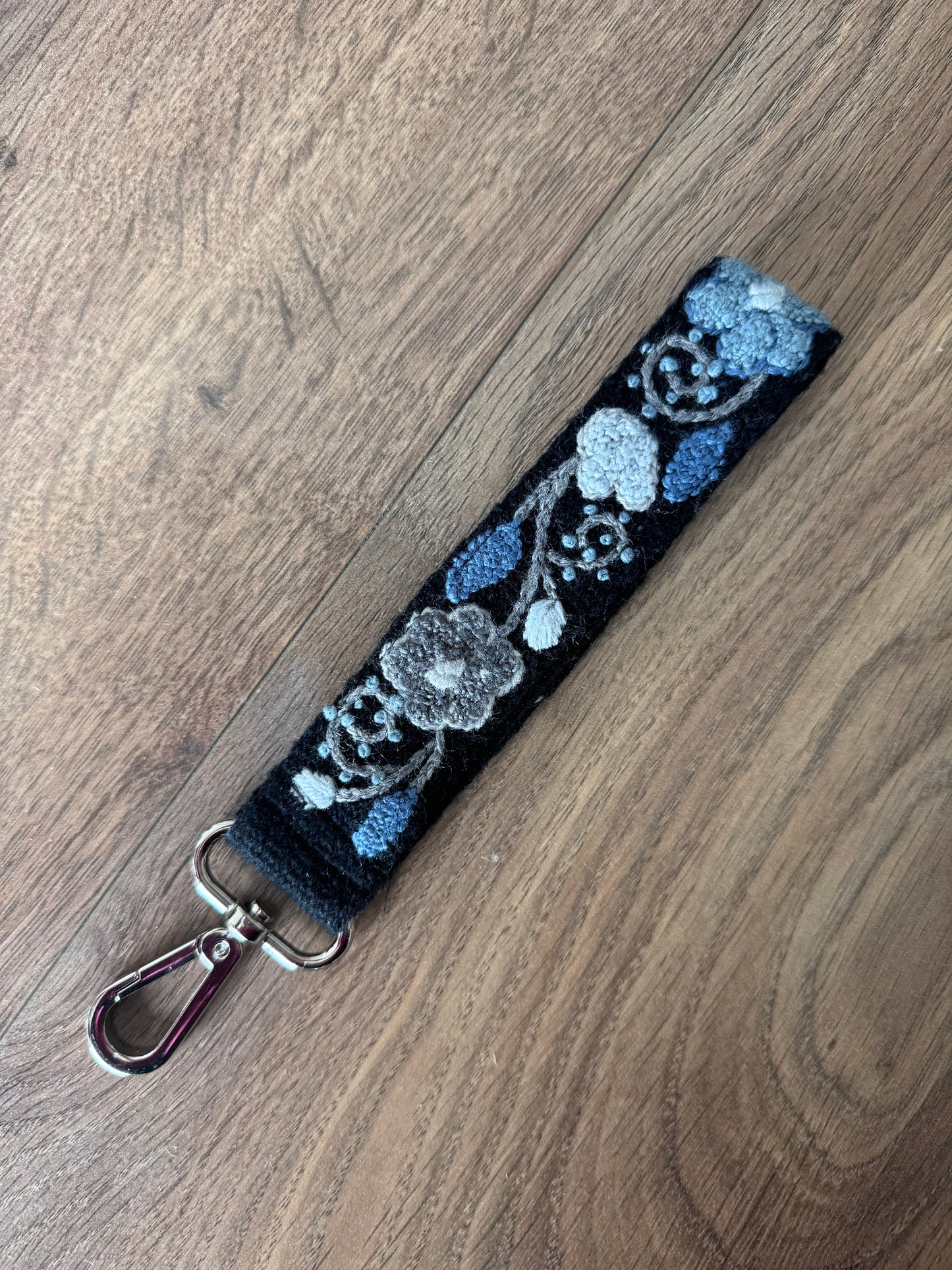 Wristlet strap keychain (5)