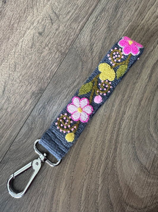 Wristlet strap keychain (9)