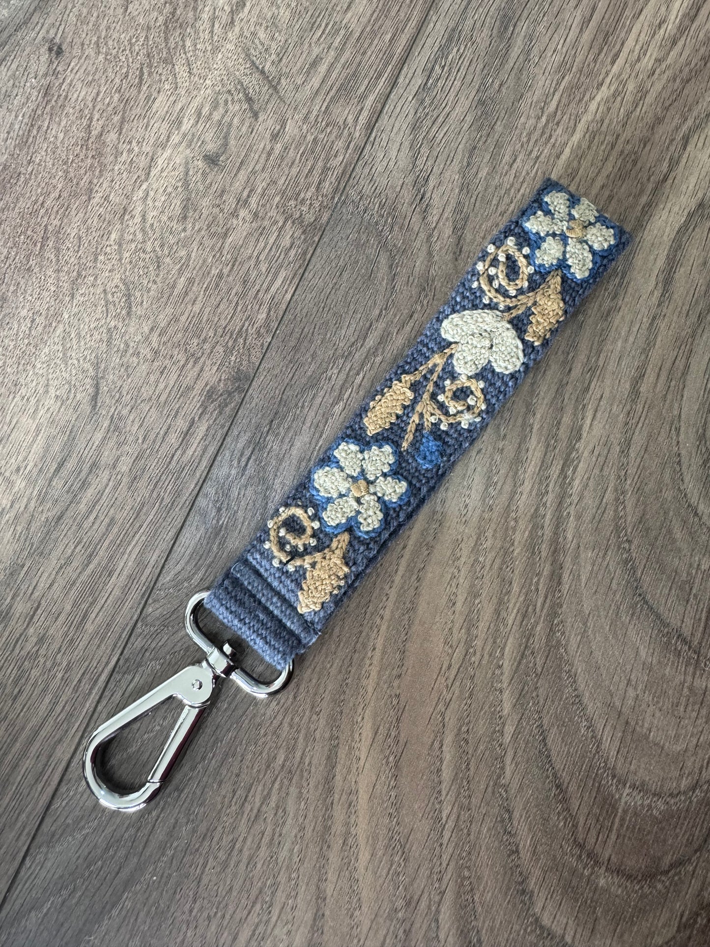 Wristlet strap keychain (M)